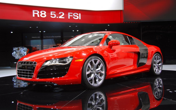 Audi R8 red