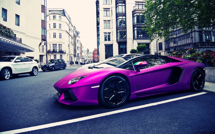 Пурпурная Lamborghini