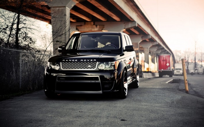 черный Range Rover