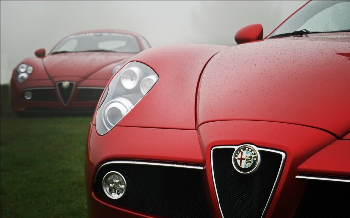 Alfa Romeo Бордовая