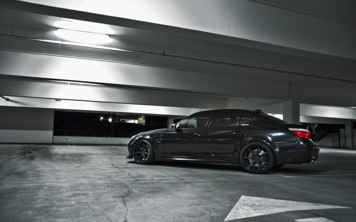 BMW m5 черный автомобиль