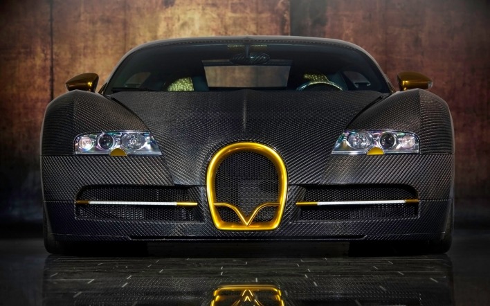 черный автомобиль Bugatti Veyron