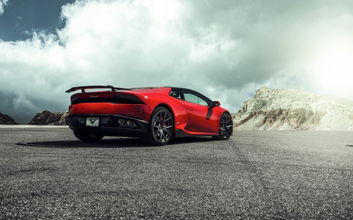 спортивный автомобиль красный Lamborghini Huracan Verona Edizione