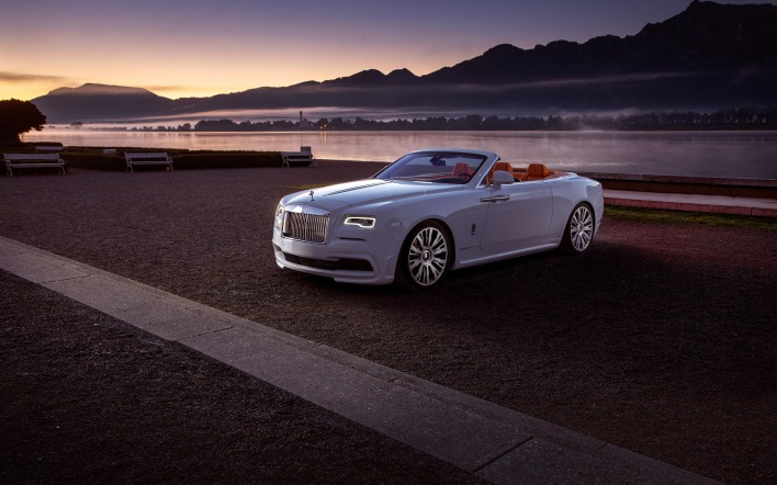 Rolls-Royce кабриолет белый море стоянка