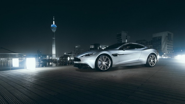 Aston Martin суперкар ночь город