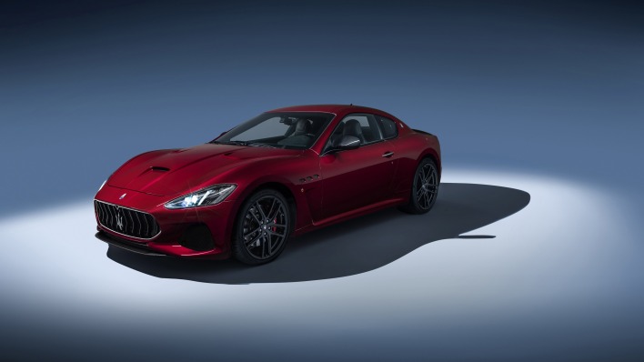 авто Maserati суперкар
