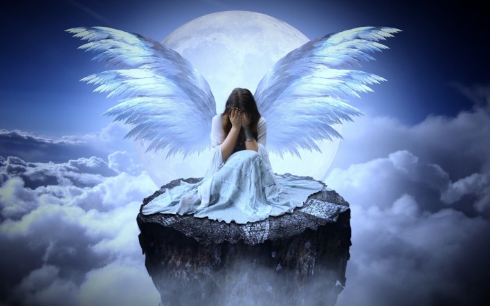 девушка ангел пень в облаках луна