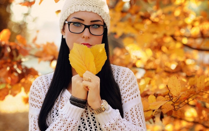 девушка осень листья деревья