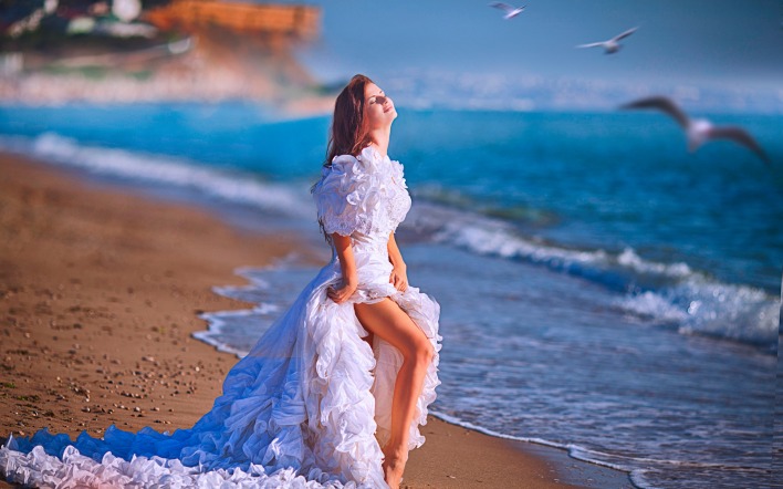 невеста платье девушка пляж волны море