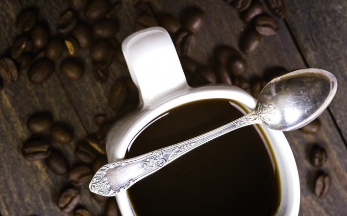 кофе зерна кружка ложка