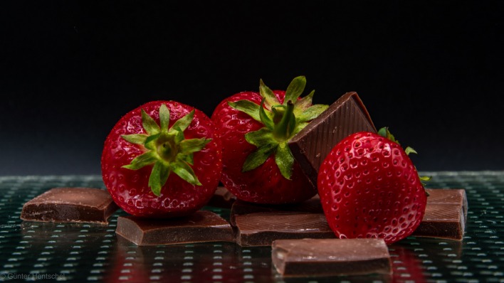 клубника ягоды шоколад крупный план