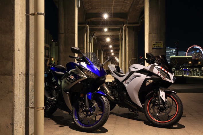 Мотоциклы колонны ночь