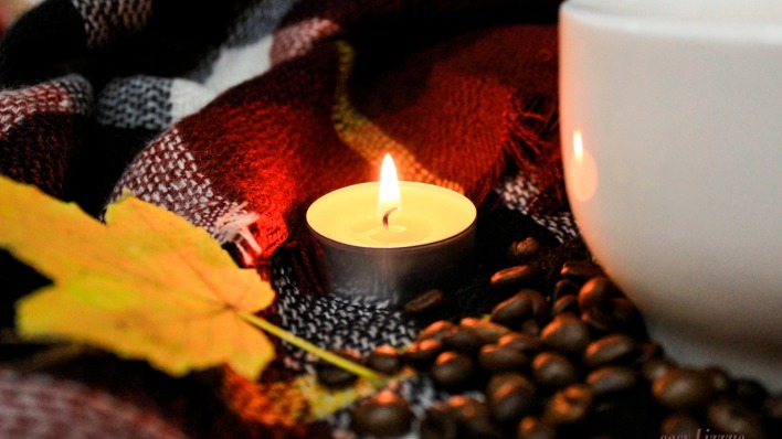 свеча кленовый лист декор кофейные зерна