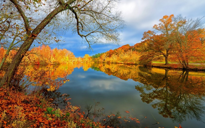 Осень над озером