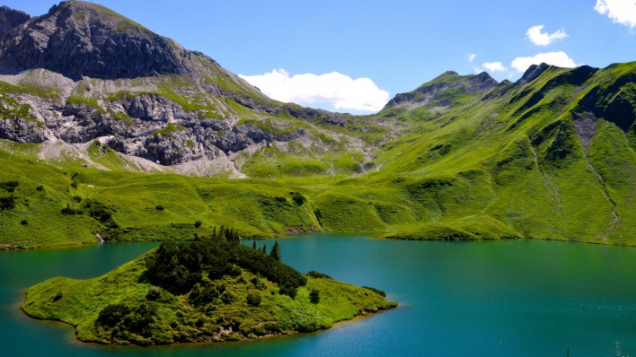 озеро горы зелень склон остров