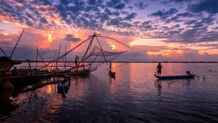 озеро вьетнам закат сети рыбаки