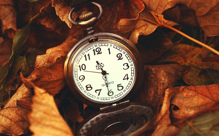 часы осень листья