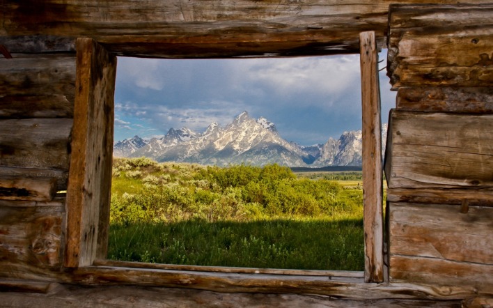 окно горы трава