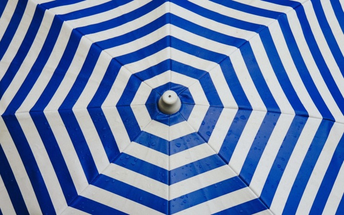 зонт полосатый капли