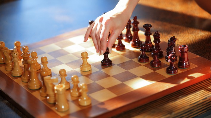 шахматы фигуры игра доска