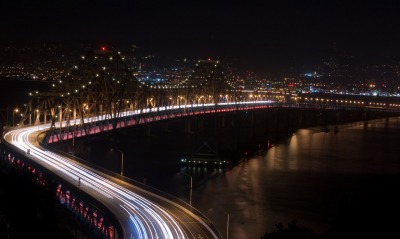Светящийся от авто мост