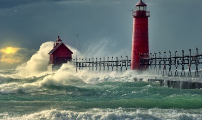 шторм море маяк волна
