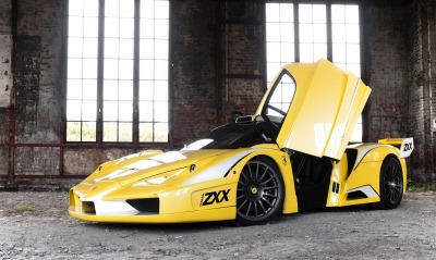 желтая Ferrari ZXX