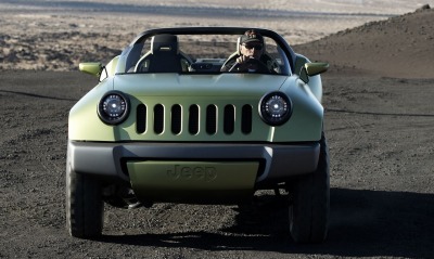 Внедорожник jeep в пустыне