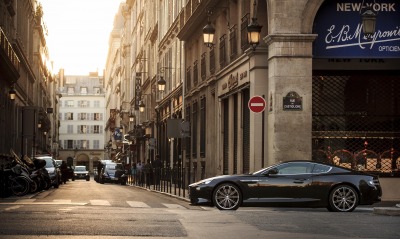 Автомобиль Aston Martin