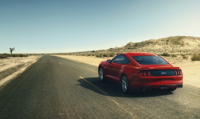 Ford Mustang дорога пустыня