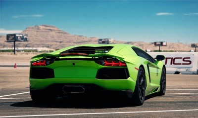 Lamborghini Ламборгини зеленая