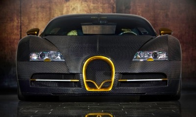 черный автомобиль Bugatti Veyron