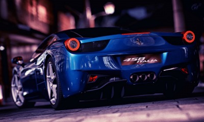 синий спортивный автомобиль Ferrari 458 Italia