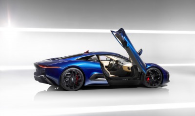 синий спортивный автомобиль jaguar c-x75