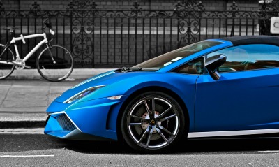 синий автомобиль спортивный lamborghini gallardo matte