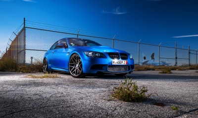 синий автомобиль BMW blue car