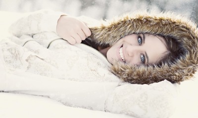 девушка белая шуба снег зима