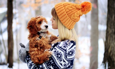девушка блондинка шапка собака животные природа girl blonde hat dog animals nature
