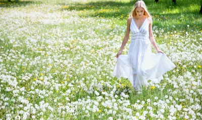 природа весна девушка белое платье цветы