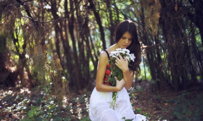 девушка цветы кустарник