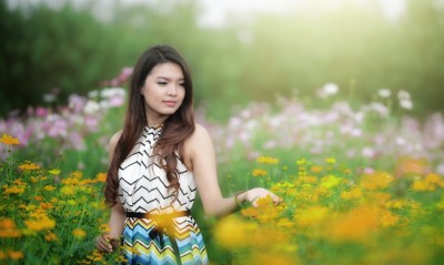 девушка цветы поляна платье