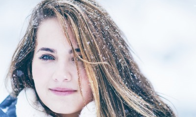 девушка волосы снег зима