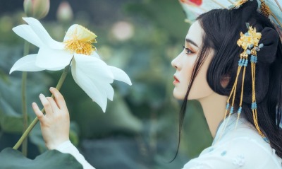 девушки азии, цветок