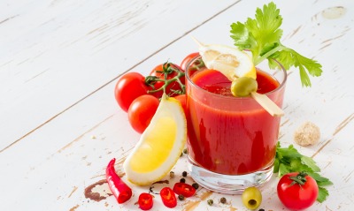 томатный сок, стакан
