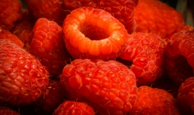 малина ягоды спелая