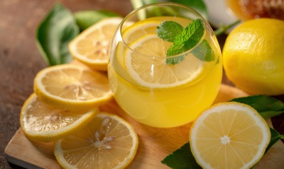 лимоны, лимонад