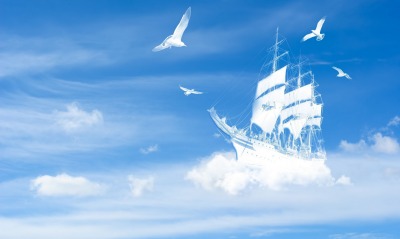 Корабль парусник в облаках
