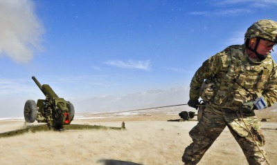 оружие Афганистан НАТО D-30 Howitzer учения солдат