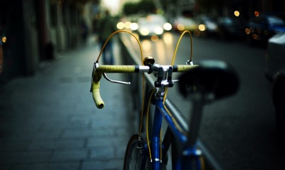 Велосипед в центре города