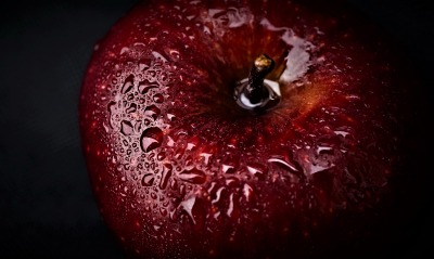 яблоко капли бордовое макро